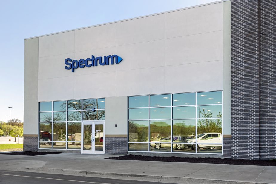 Spectrum - 5200 S 76th St 
