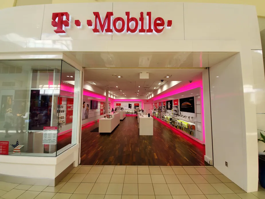 Exterior photo of T-Mobile store at Treasure Coast Square 4, Jensen Beach, FL