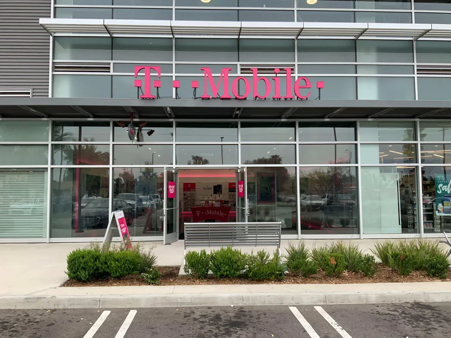 Exterior photo of T-Mobile store at Devonshire & Sepulveda, Mission Hills, CA