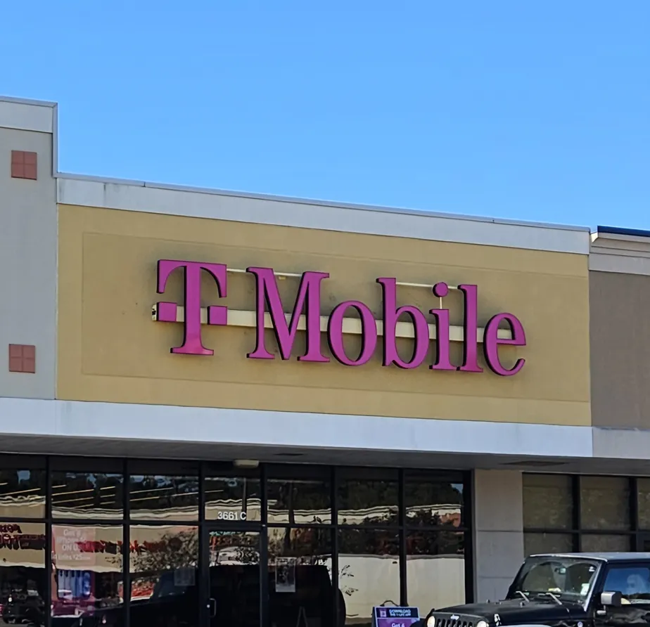  Exterior photo of T-Mobile Store at Sangani Blvd & Indian River Rd, Diberville, MS 