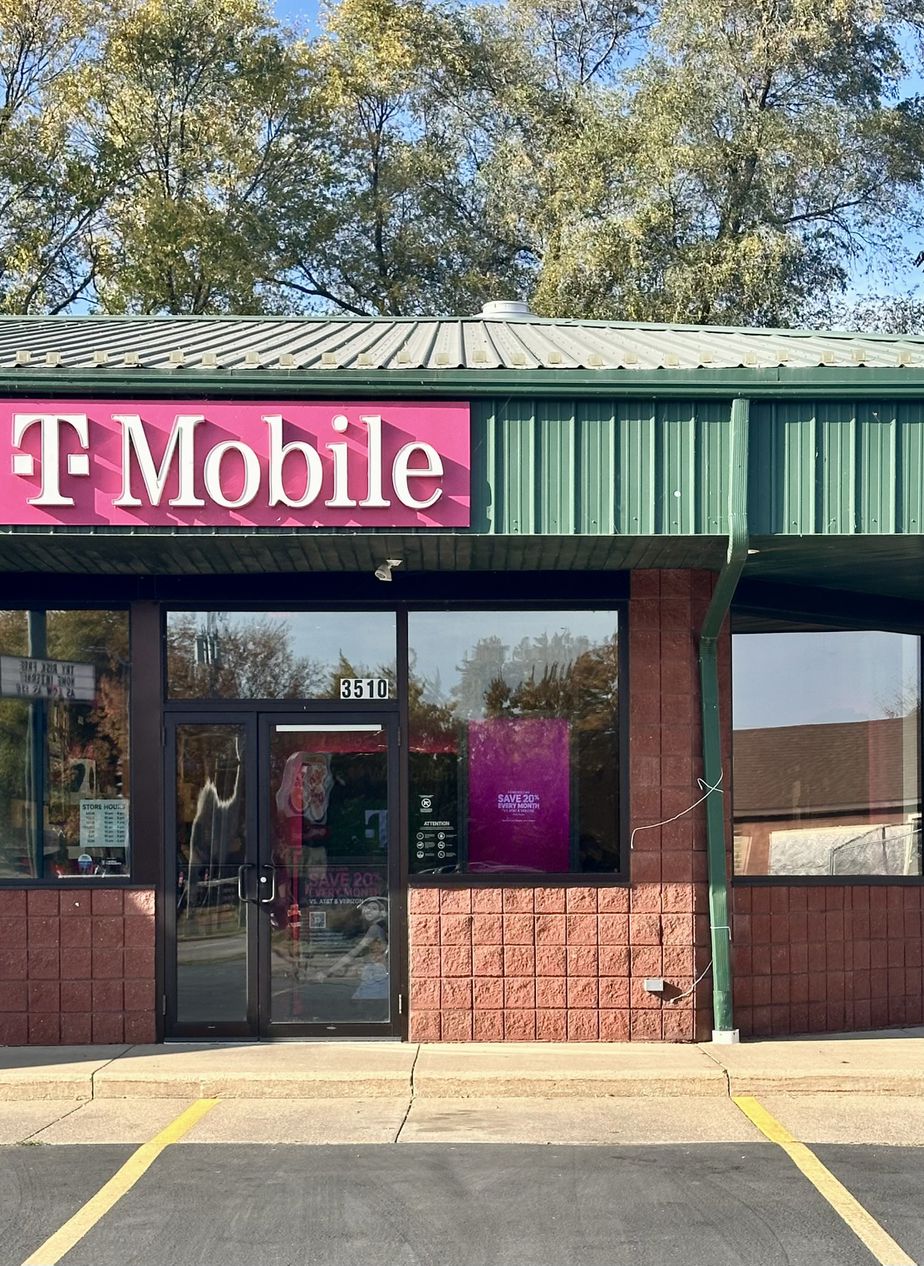 Exterior photo of T-Mobile Store at Mormon Coulee & Victory, La Crosse, WI