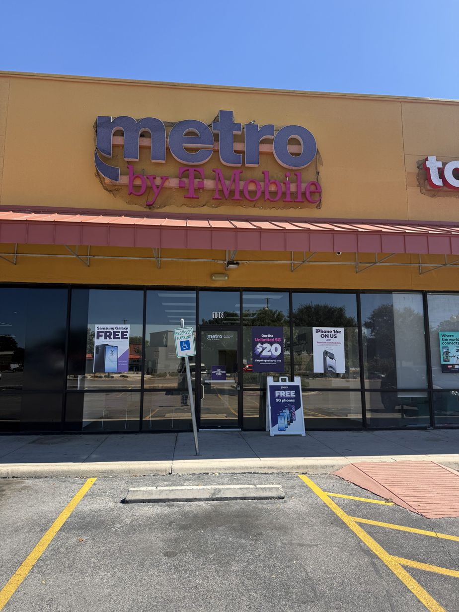 Metro by T-Mobile 1139 SE Military dr Suit 106 - 1139 SE Military dr Suit 106 