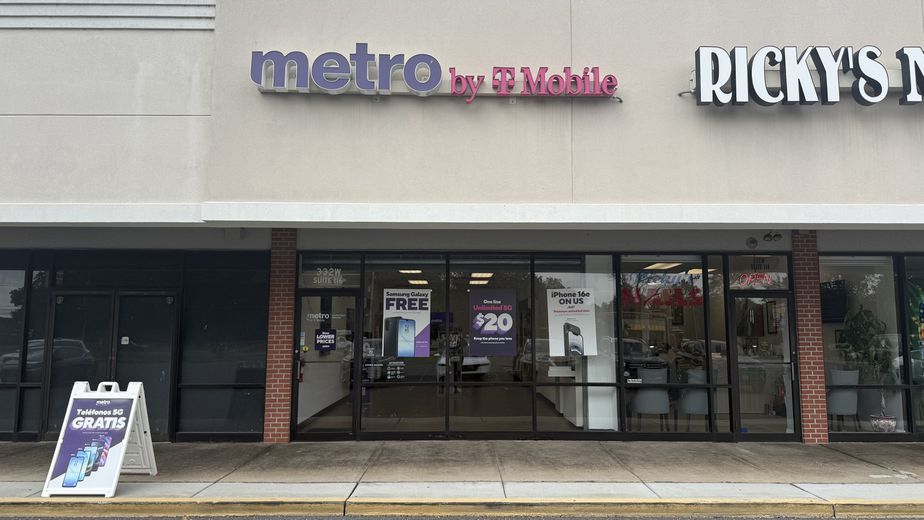 Metro by T-Mobile 332 W Trenton Ave - 332 W Trenton Ave
