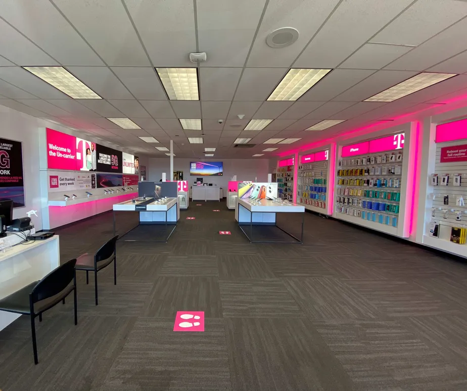  Interior photo of T-Mobile Store at McMinnville, Mcminnville, OR 