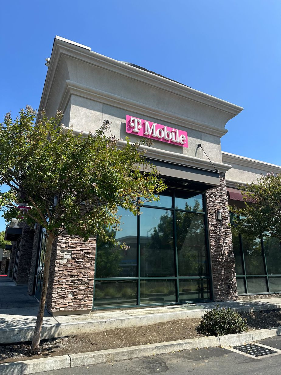 Exterior photo of T-Mobile Store at North Texas and Cement Hill, Fairfield, CA