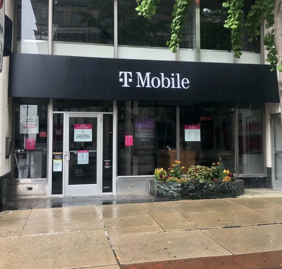 Exterior photo of T-Mobile store at N High St & E Gay St, Columbus, OH