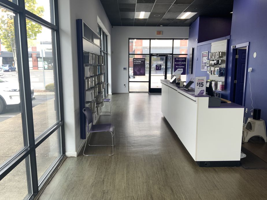 Metro by T-Mobile 913 Oregon 99w - 913 Oregon 99w 