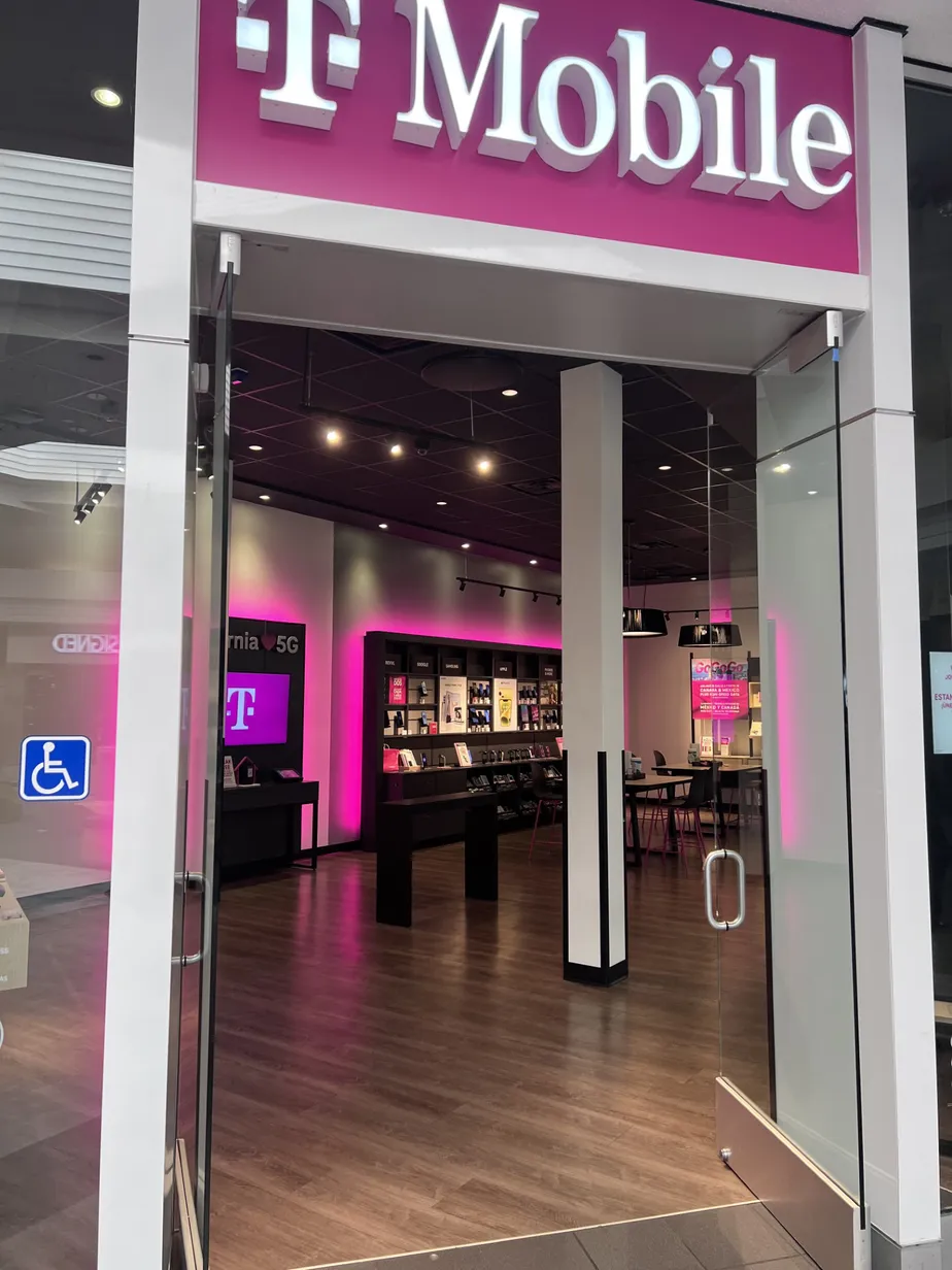 Exterior photo of T-Mobile Store at Northridge Mall, Salinas, CA