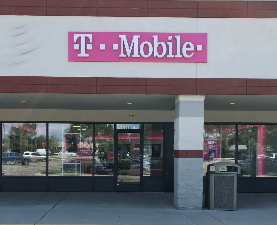 Exterior photo of T-Mobile store at Main St & 17th Ave, Longmont, CO