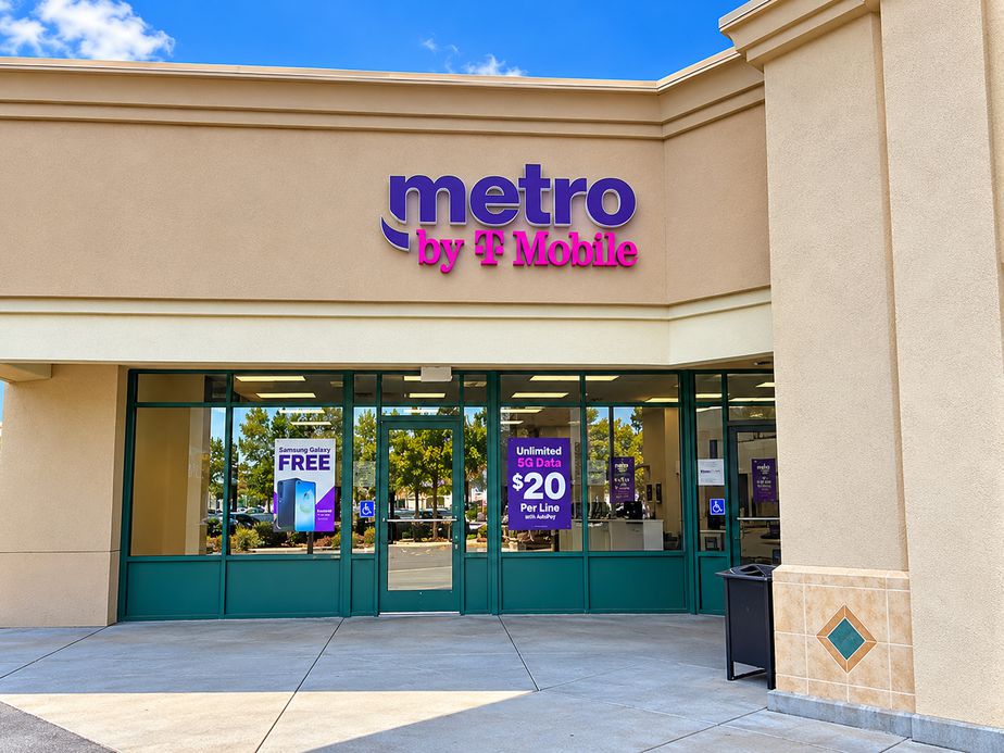 Metro by T-Mobile 2531 E Whitmore Ave, - 2531 E Whitmore Ave, 