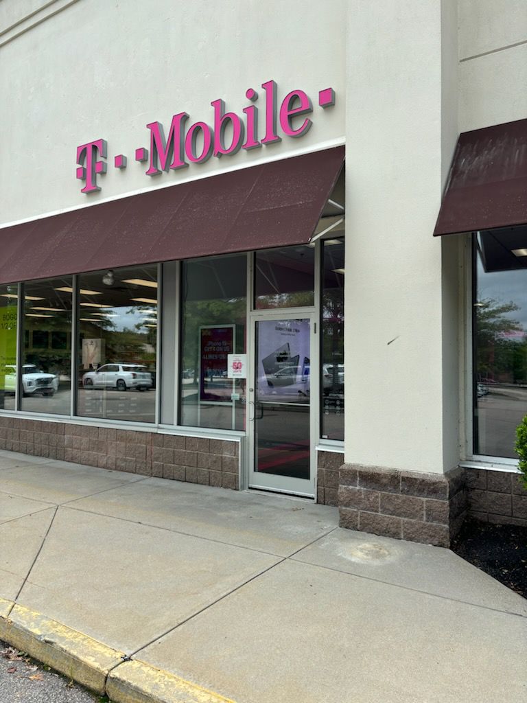 Exterior photo of T-Mobile Store at Lisbon Landing, Lisbon, CT