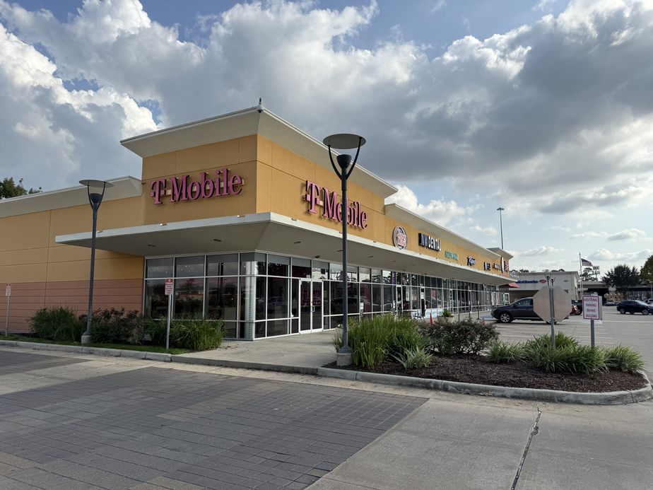 Exterior photo of T-Mobile Store at I-10 & Silber, Houston, TX