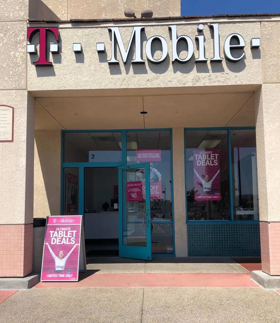 Exterior photo of T-Mobile store at Mira Mesa Blvd & Camino Ruiz, San Diego, CA