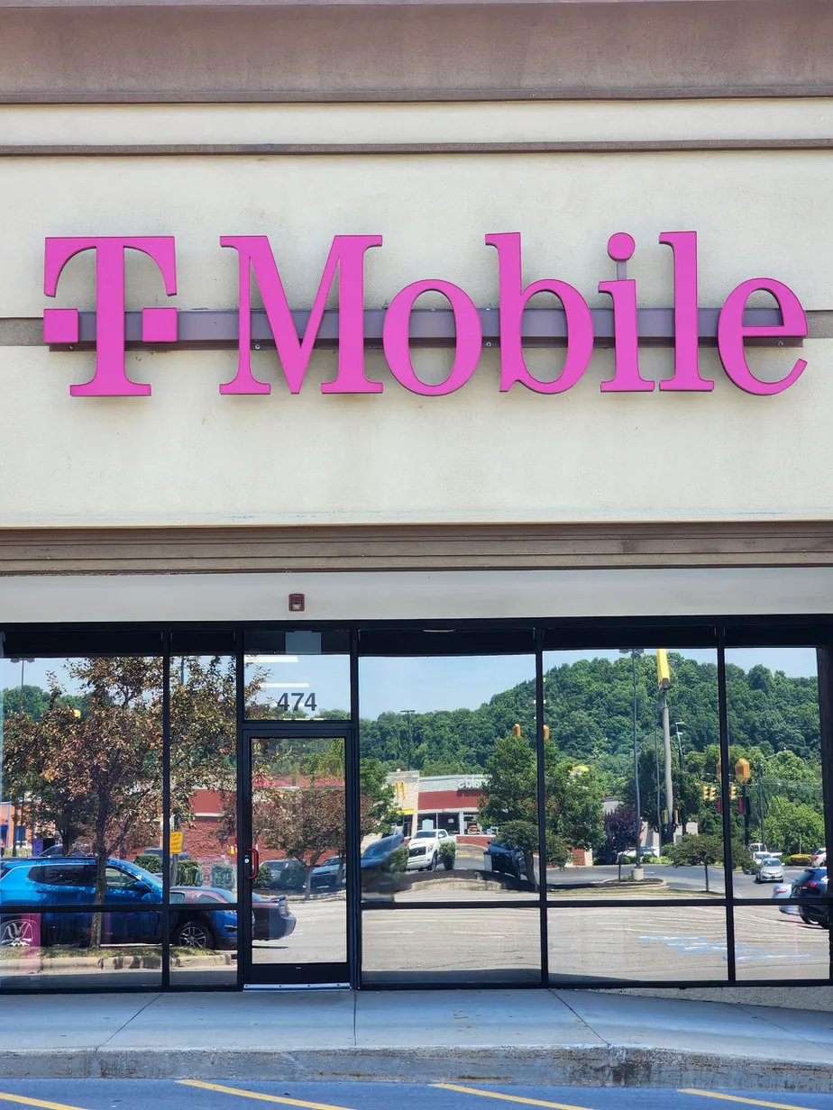  Exterior photo of T-Mobile Store at Emily Dr & WV-58, Clarksburg, WV 
