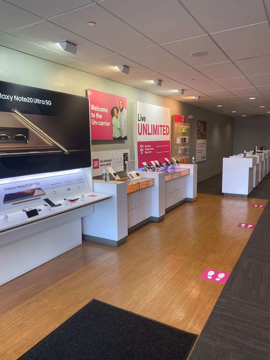 Interior photo of T-Mobile Store at Kings Hwy & Valley Run Dr, Cherry Hill, NJ