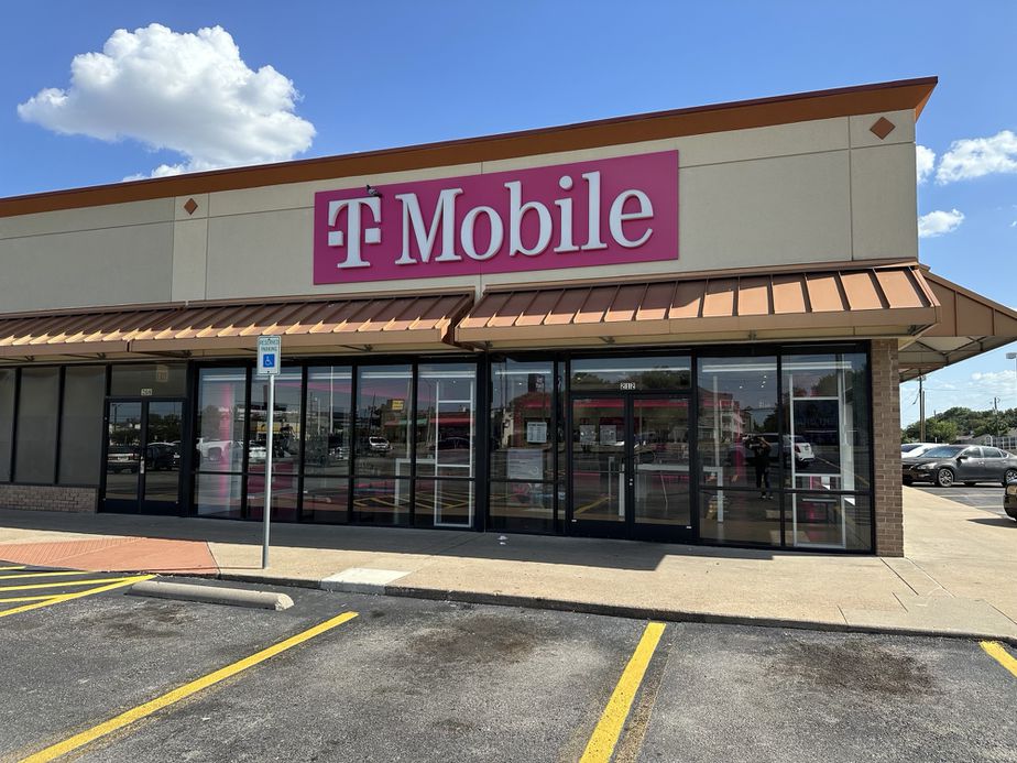 Exterior photo of T-Mobile Store at Forest Lane & Abrams, Dallas, TX