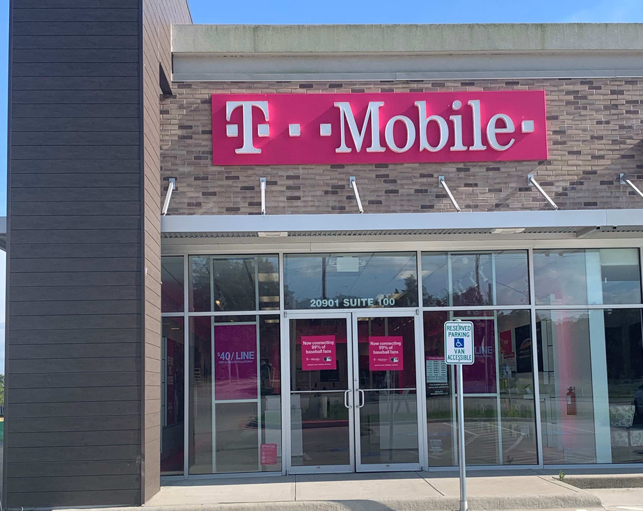  Exterior photo of T-Mobile Store at Eva St & Liberty St, Montgomery, TX 