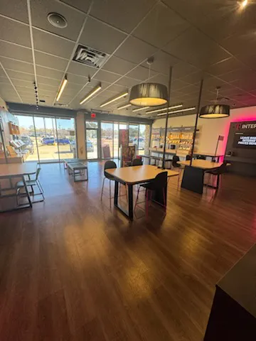  Interior photo of T-Mobile Store at Airline Hwy, Baton Rouge, LA 