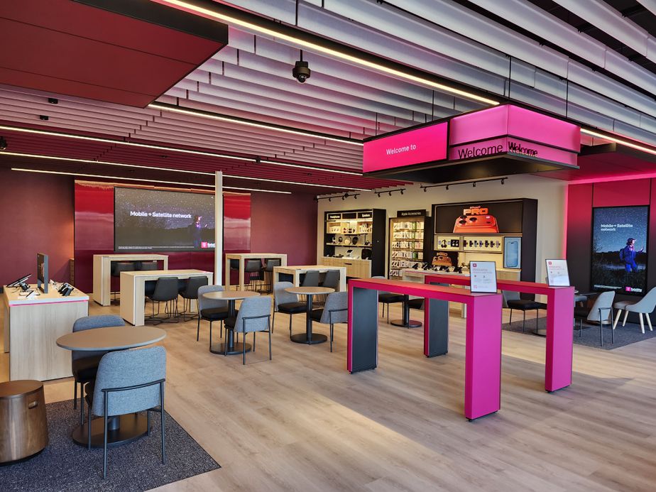  Interior photo of T-Mobile Store at Maize & 29th, Wichita, KS 