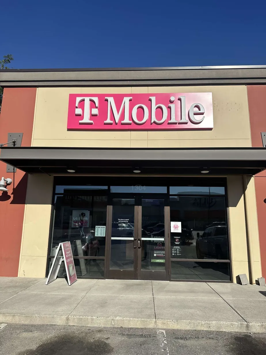  Exterior photo of T-Mobile Store at N Miller St & N Wenatchee Ave, Wenatchee, WA 