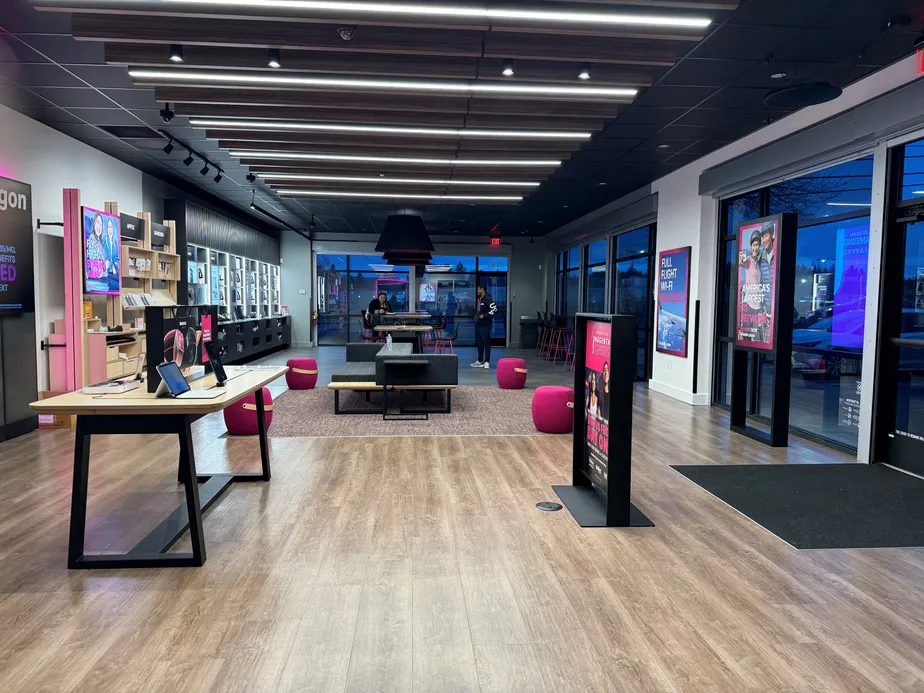  Interior photo of T-Mobile Store at Burnside & Eastman Parkway, Gresham, OR 