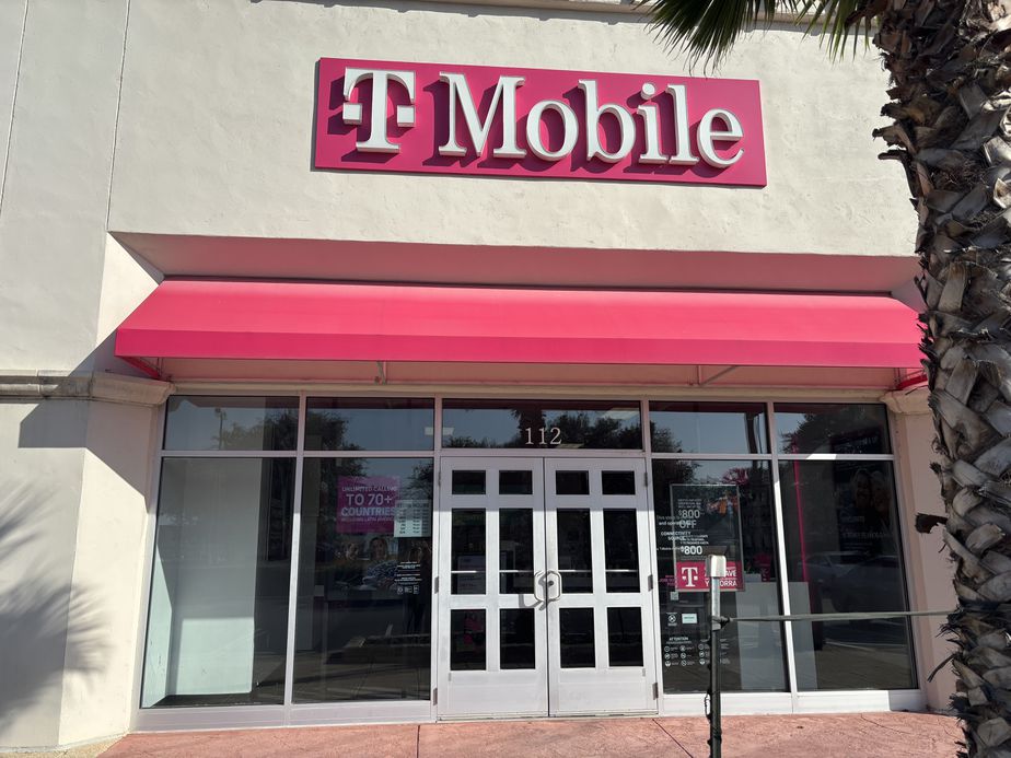 Exterior photo of T-Mobile Store at The RIM, San Antonio, TX
