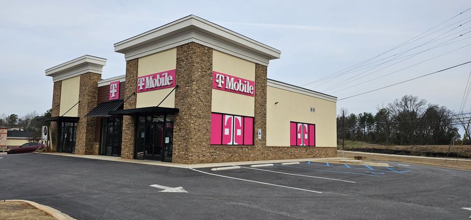 Exterior photo of T-Mobile Store at Asheville Hwy & E Main St, Inman, SC