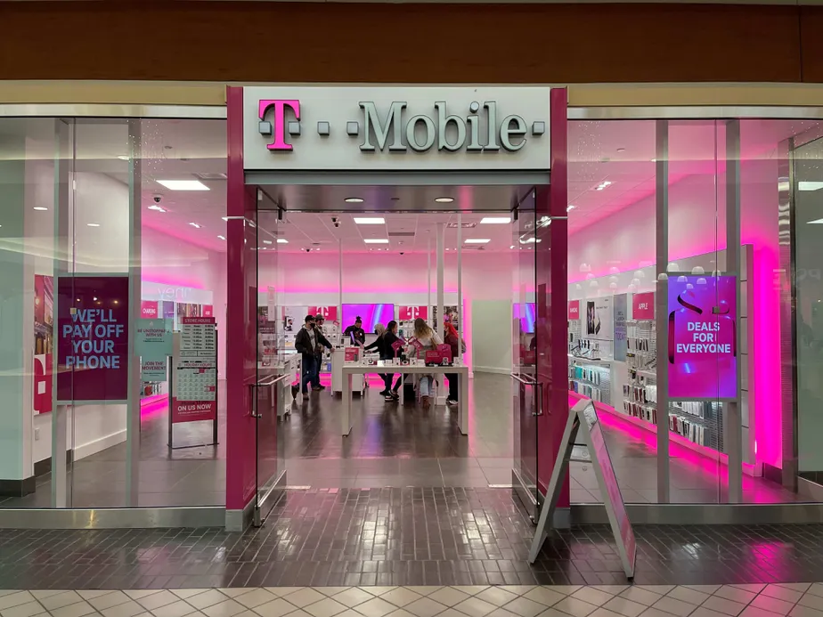 Exterior photo of T-Mobile Store at Kitsap Mall In-line, Silverdale, WA