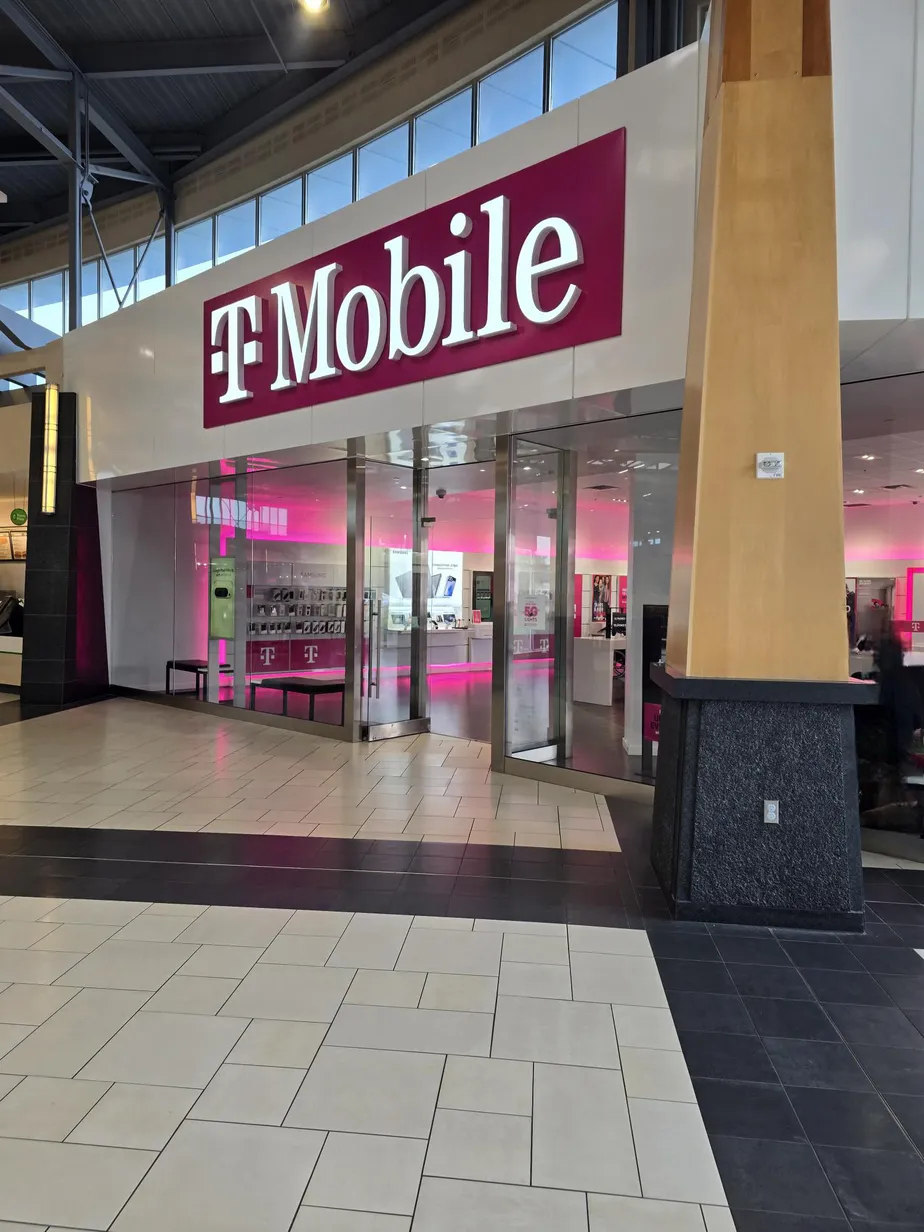  Exterior photo of T-Mobile Store at Crossroads Center, Saint Cloud, MN 