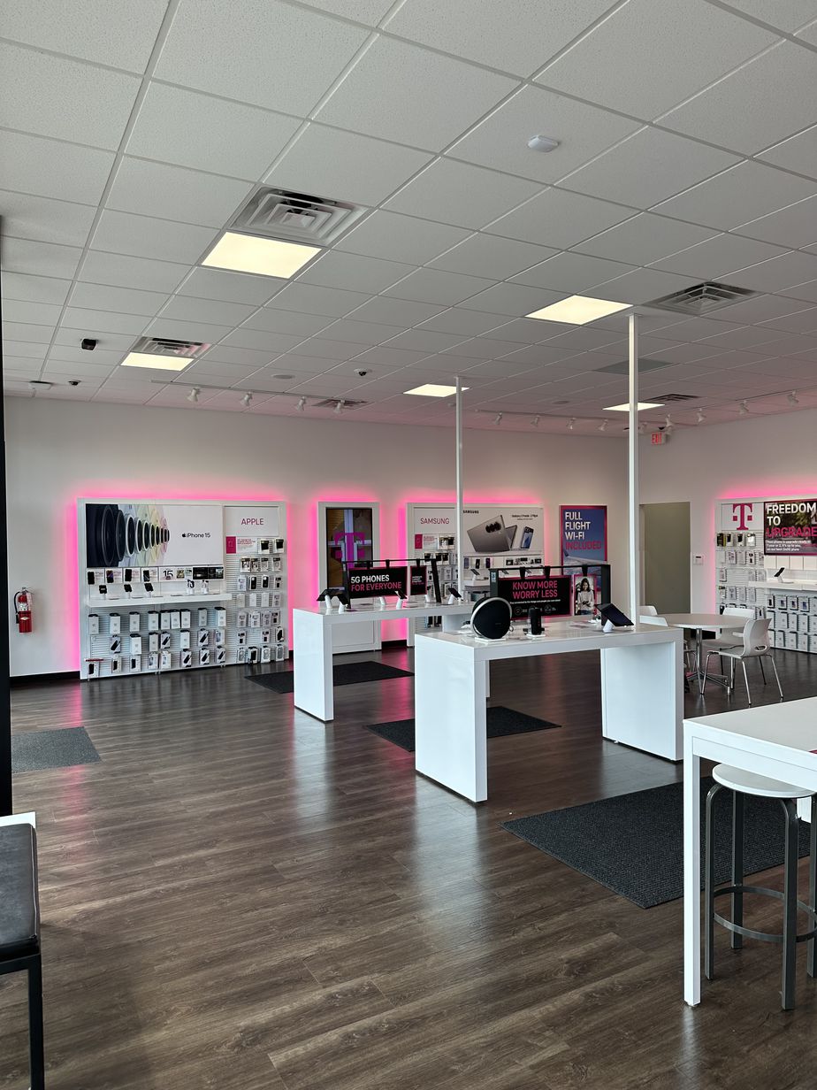 Interior photo of T-Mobile Store at Secor Rd & Executive Pkwy, Toledo, OH