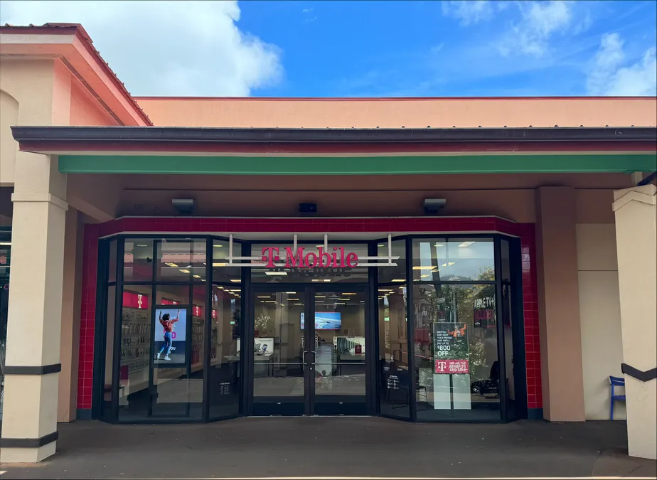  Exterior photo of T-Mobile Store at Kukui Grove, Lihue, HI 