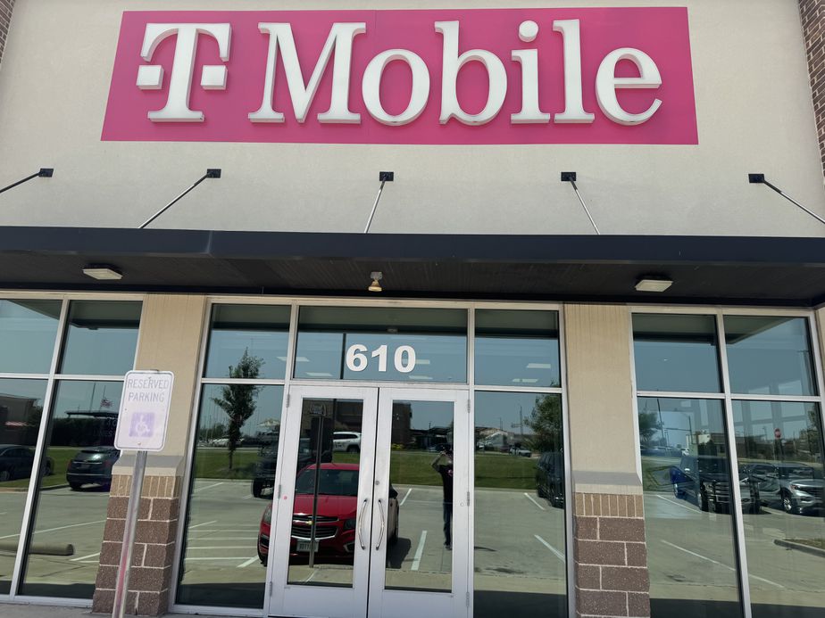 Exterior photo of T-Mobile Store at Crossroads at Terrell, Terrell, TX