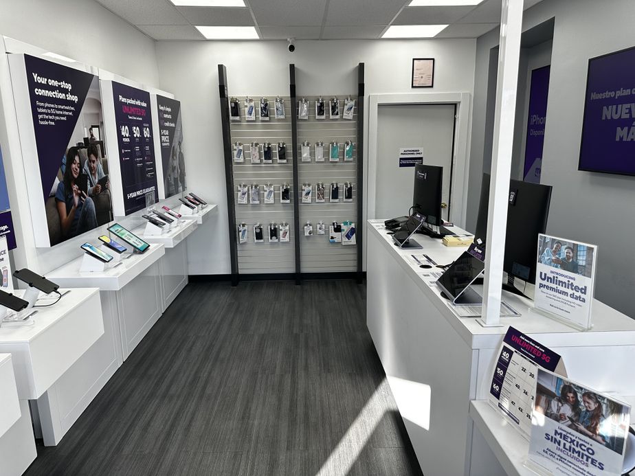 Metro by T-Mobile 626 Broadway - 626 Broadway 