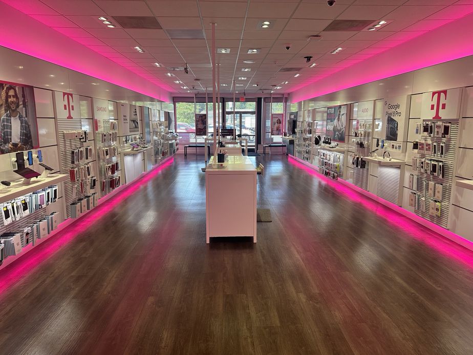 Interior photo of T-Mobile Store at Sudley Rd & Rt 28, Manassas, VA