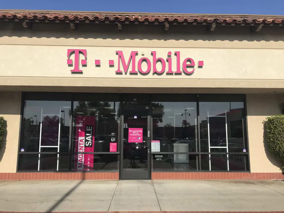  Exterior photo of T-Mobile store at Huntington Dr & Bradbury Ave, Duarte, CA 