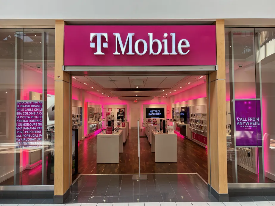  Exterior photo of T-Mobile Store at Dulles Town Center, Sterling, VA 