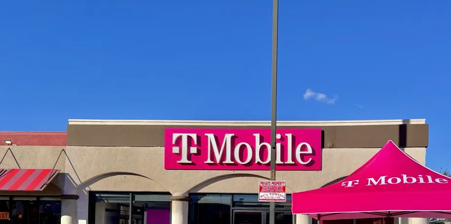  Exterior photo of T-Mobile Store at Van Nuys & Chase, Panorama City, CA 