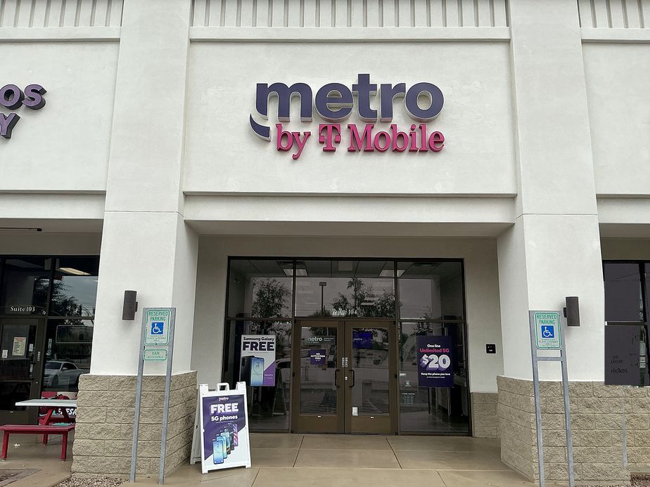 Metro by T-Mobile 606 E Main St - 606 E Main St 