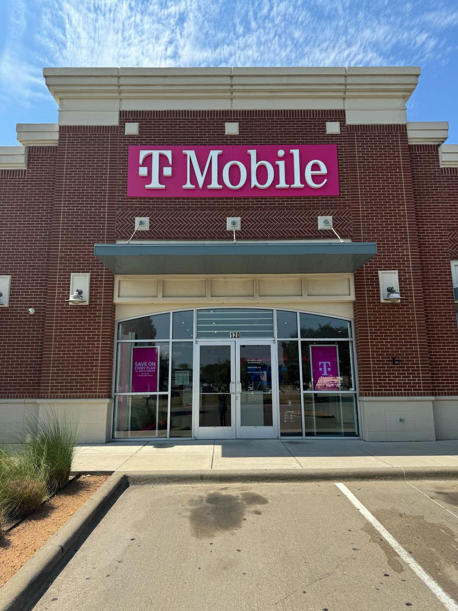 Exterior photo of T-Mobile Store at SH 78 & FM 544, Wylie, TX
