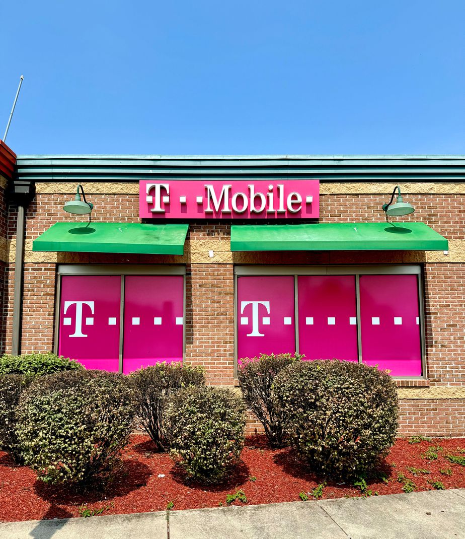 Exterior photo of T-Mobile Store at North Broadway and New St, Pennsville, NJ