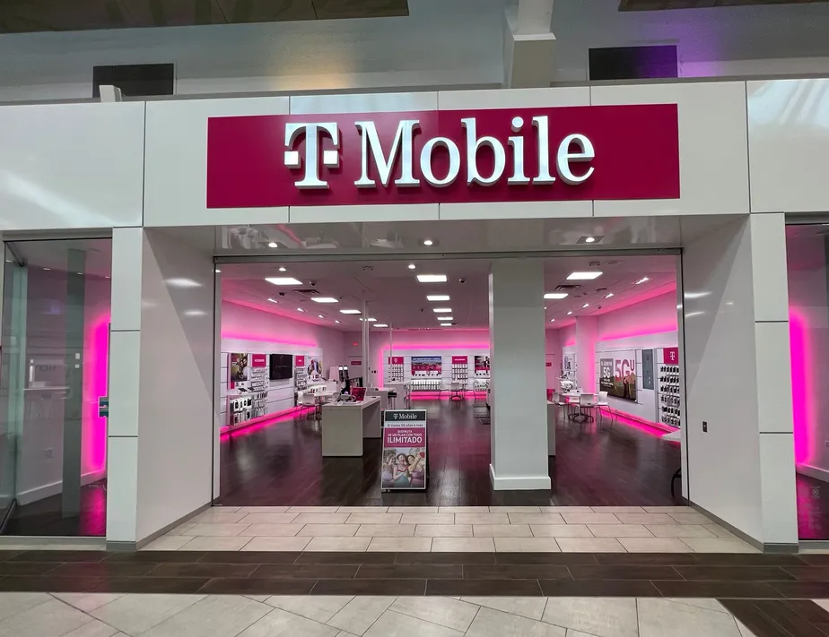 Exterior photo of T-Mobile Store at Plaza Centro Mall, Caguas, PR