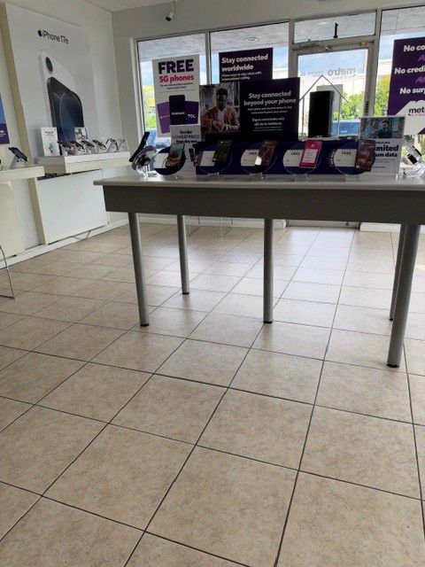 Metro by T-Mobile 4545 Forest Hill Blvd - 4545 Forest Hill Blvd 
