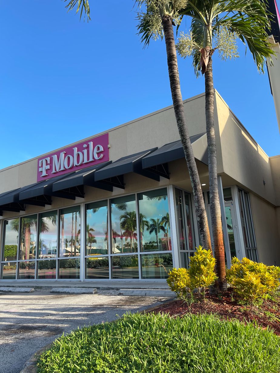 Exterior photo of T-Mobile Store at W 49th St & W 8th Ave, Hialeah, FL