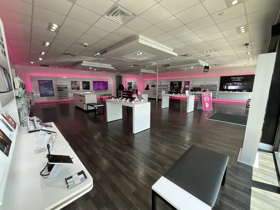  Interior photo of T-Mobile Store at Broadway & Centerville, Garland, TX 