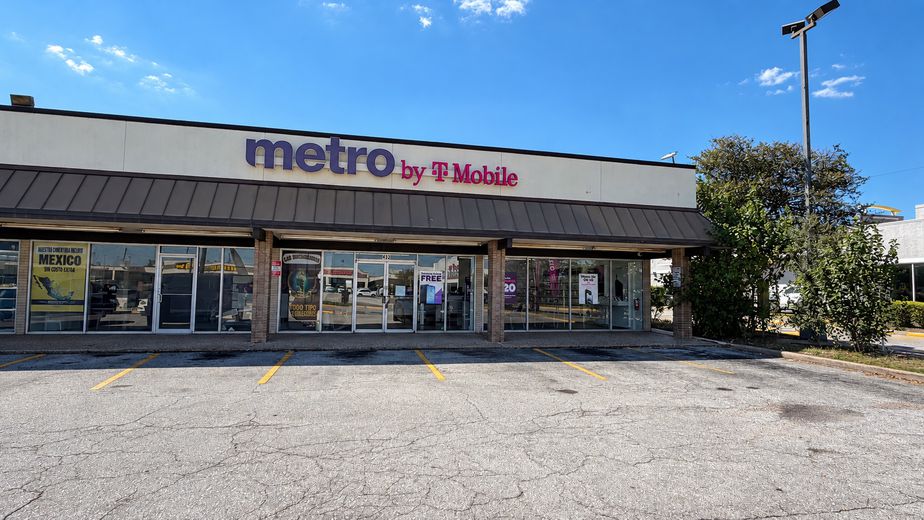 Metro by T-Mobile 432 Uvalde Rd - 432 Uvalde Rd 