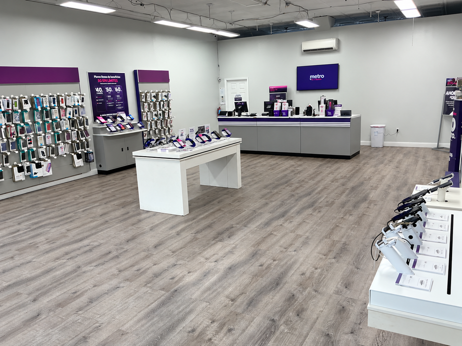 Metro by T-Mobile 617 Park Ave - 617 Park Ave 