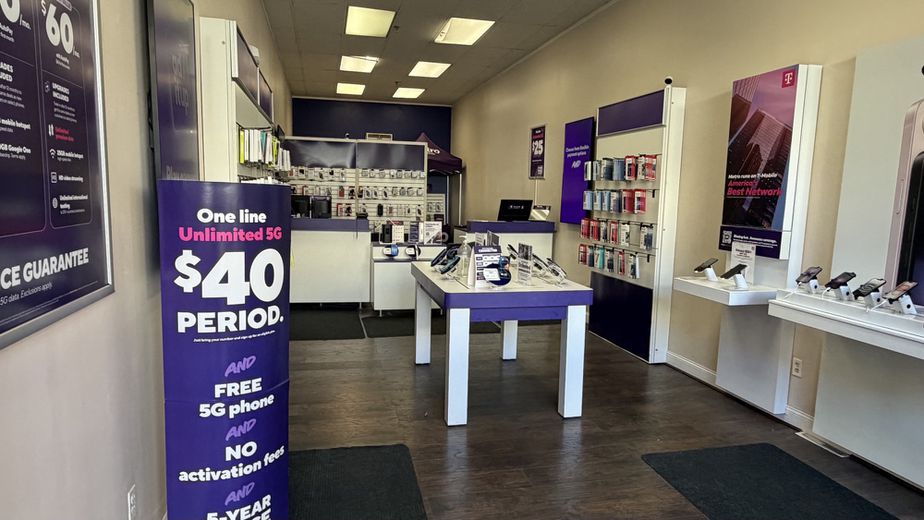 Metro by T-Mobile 13 Park St - 13 Park St 