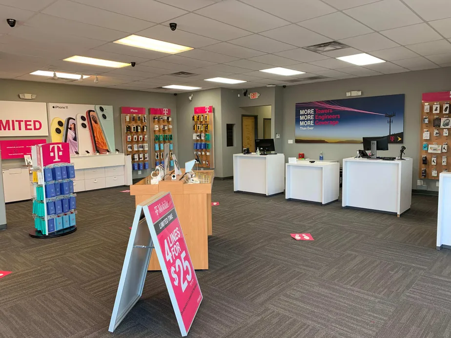  Interior photo of T-Mobile Store at W Broadway Ave & Montgomery Ln, Maryville, TN 