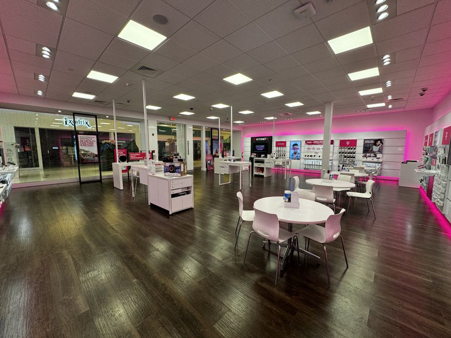 Interior photo of T-Mobile Store at Plaza Rio Hondo, Bayamon, PR