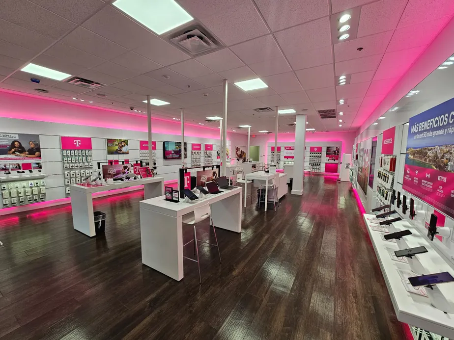 TMobile Puerto Rico Premium Outlets PR